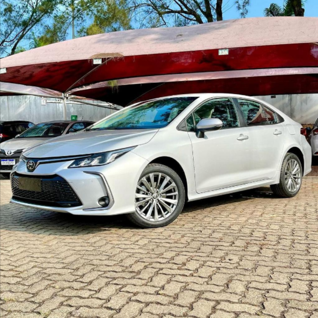 Veículo Sedan Toyota Corolla XEi Automático – Alta Performance e Conforto Institucional