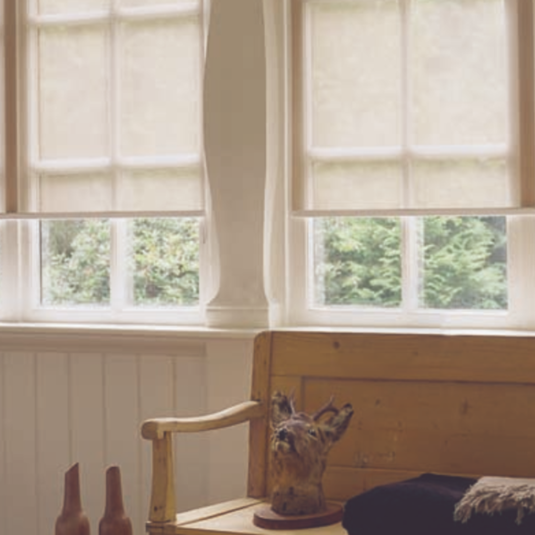 Fornecimento e Instalação de Persianas Tipo Rolô com Tecido Tela Solar “Verosol SilverScreen” – Dimensões 1,20 m × 2,47 m